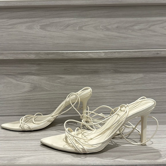 OAK + FORT WHITE OPEN TOW SANDAL HEELS SIZE 7 US WOMENS - Picture 2 of 6